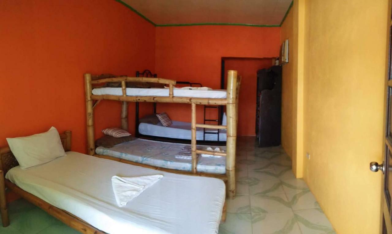 Guanna'S Place Room And Resto Bar Logon Εξωτερικό φωτογραφία