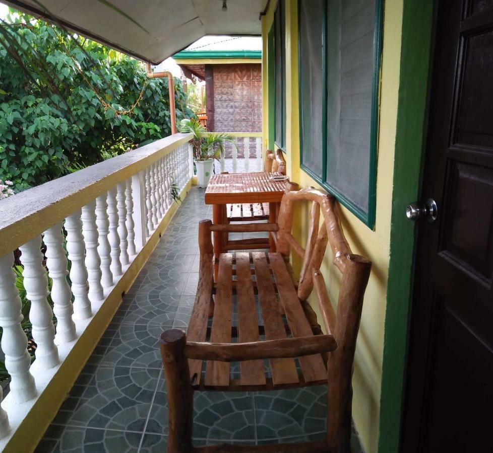 Guanna'S Place Room And Resto Bar Logon Εξωτερικό φωτογραφία